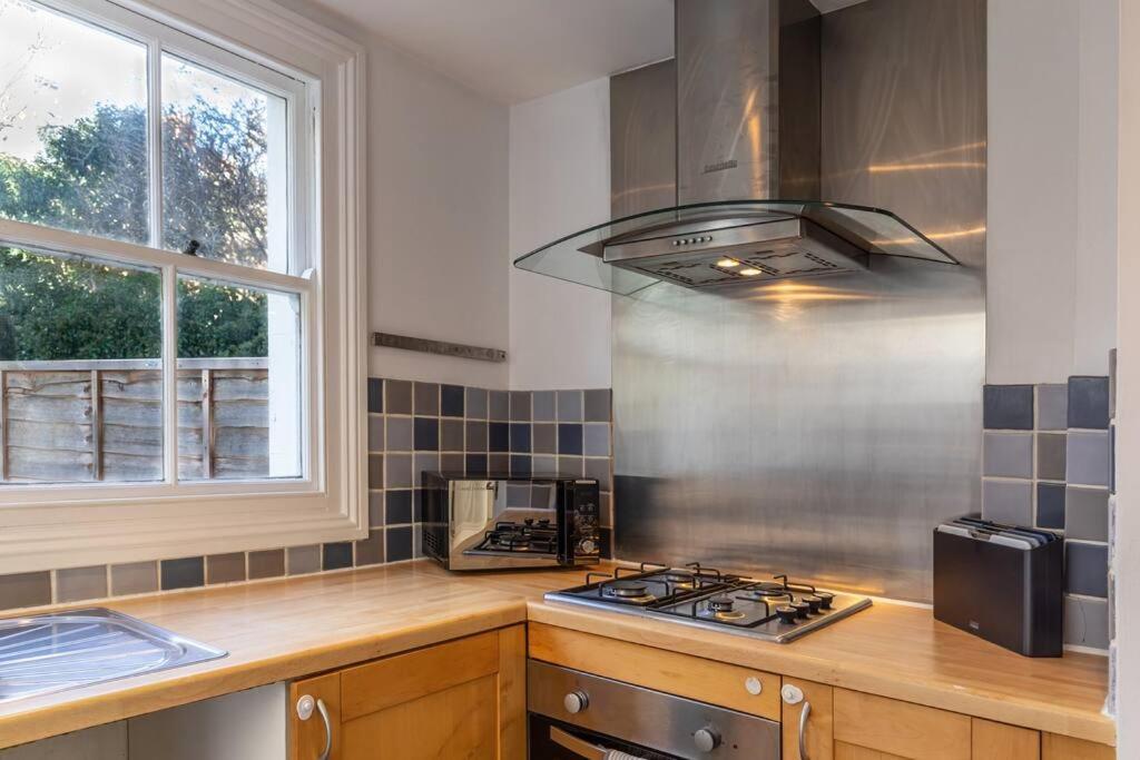 Apartamento Victorian Flat Close To Station With Large Garden Brighton Exterior foto